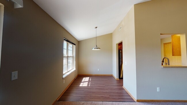 Photo - Glacier Hills Apartments