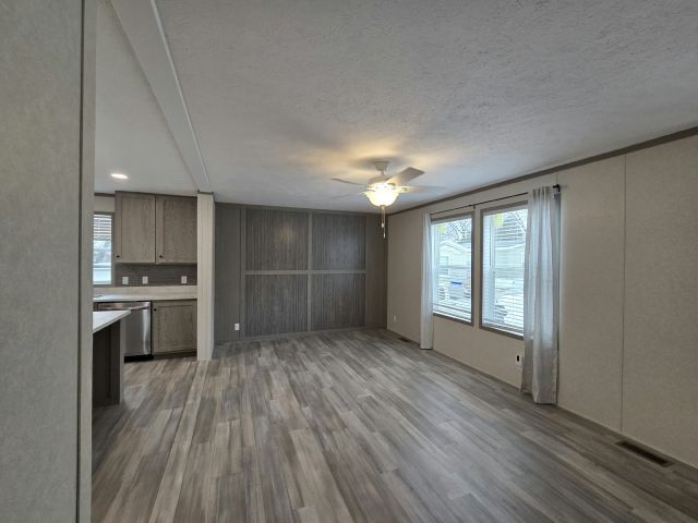 Photo - 271 Mallard Ln