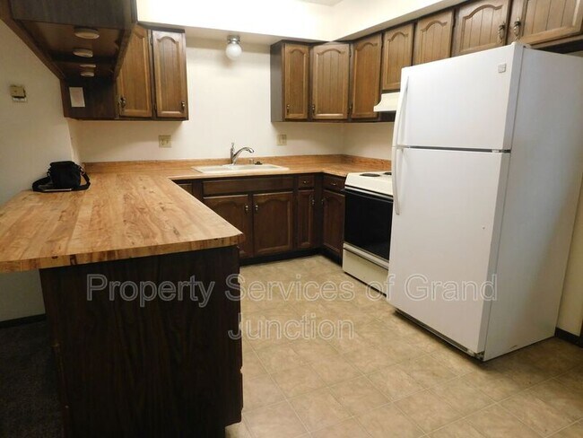 2150 College Pl Unit 37
