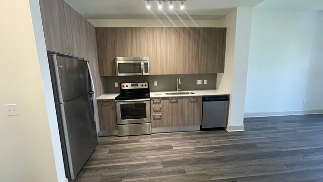 Building Photo - 10840 NW 79th St Unit A9