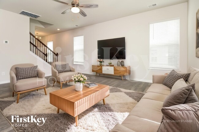 Photo - 212 Ashborne Ln