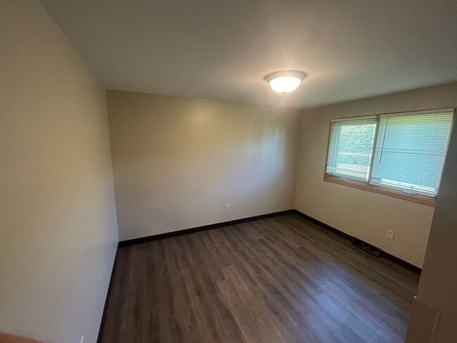 Photo - 607-701 Woodbine Ave Unit 607