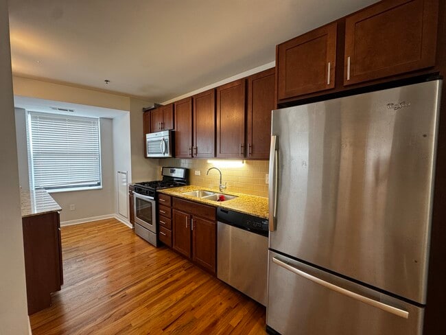 Photo - 1337 W Fargo Ave
