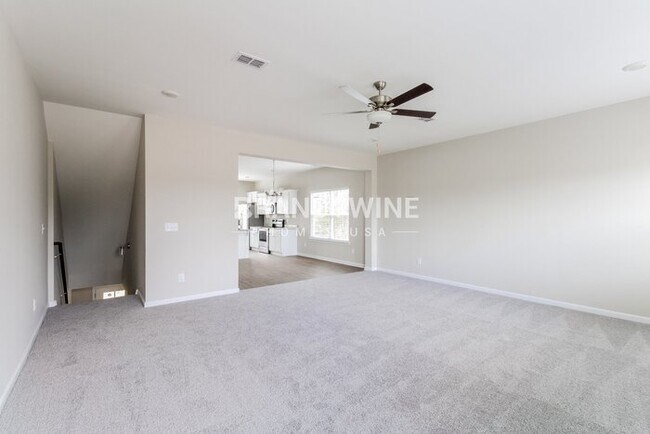 Photo - 427 Moshe Mualem Pl