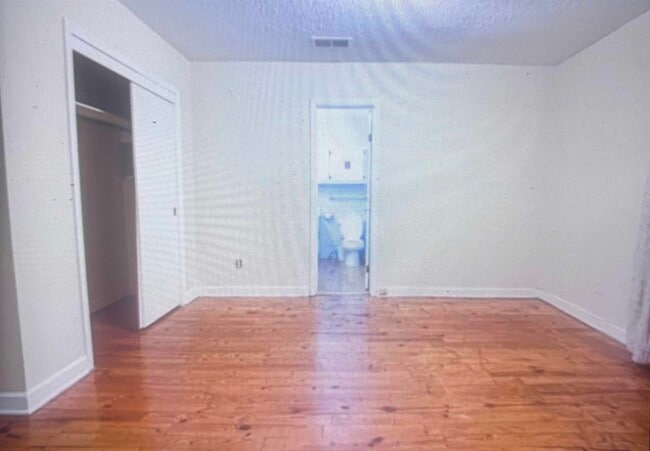 Photo - 494 Fernwood Ave