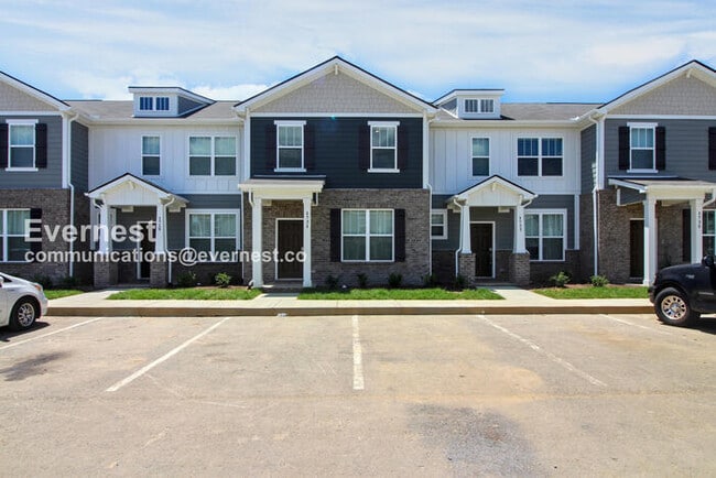 Building Photo - 1731 Frodo Wy