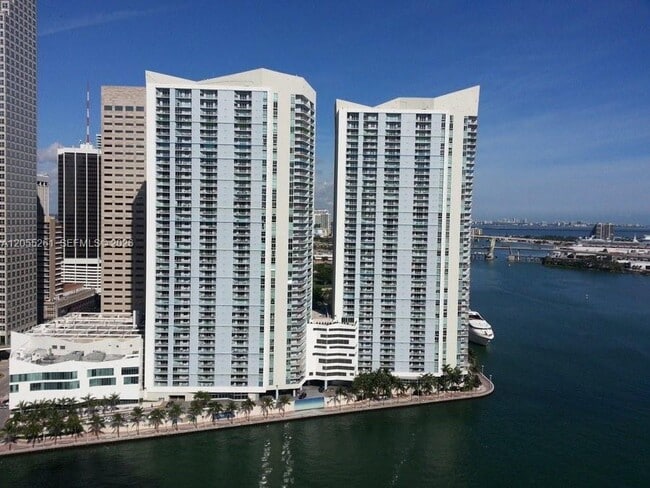 Building Photo - 325 S Biscayne Blvd Unit 1719