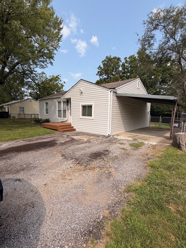 Photo - Charming 3-Bedroom 1-bath Kansas City Home with Beautiful Hardwood Floors!