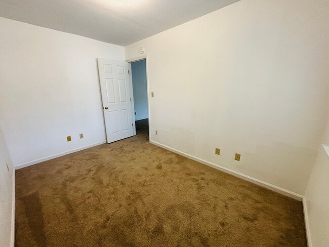 Photo - 400 Berryfield Ln