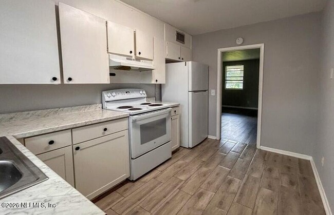 Photo - 1134 Woodruff Ave Unit 3