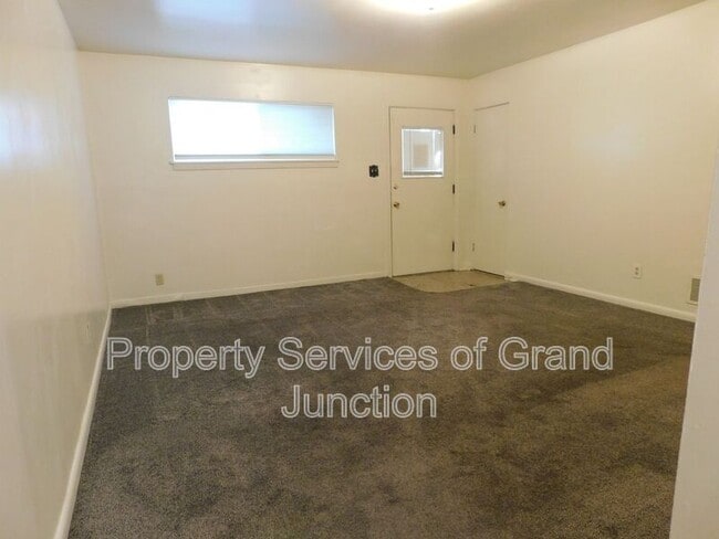 Photo - 1364 Elm Ave