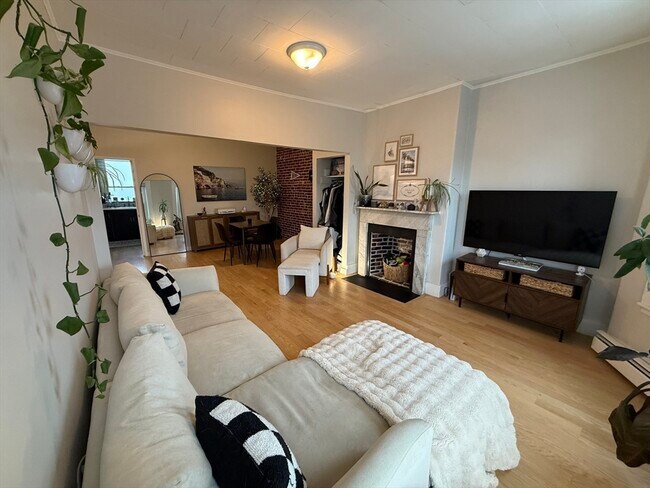 Photo - 179 Webster St