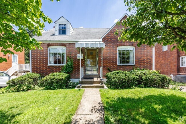 Building Photo - Charming 3-Bedroom Home on a Quiet Street ...