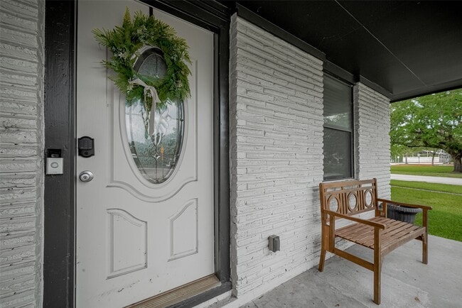 Photo - 8057 Ridgeview Dr