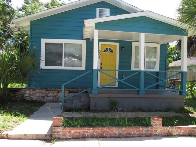 Building Photo - Live in East Hill! 3BR Historic Gem Just M... Rental