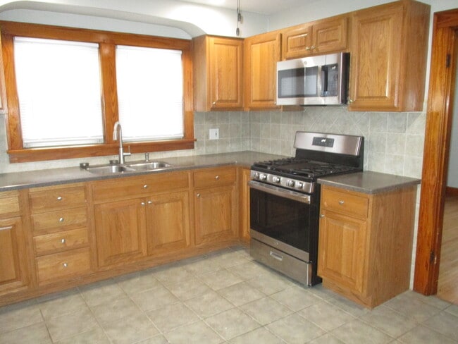 Photo - 1802 Church St