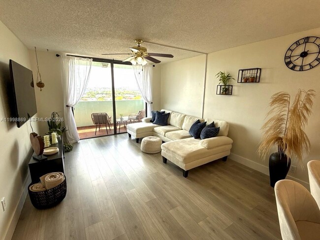 Photo - 1825 W 44th Pl Unit 808