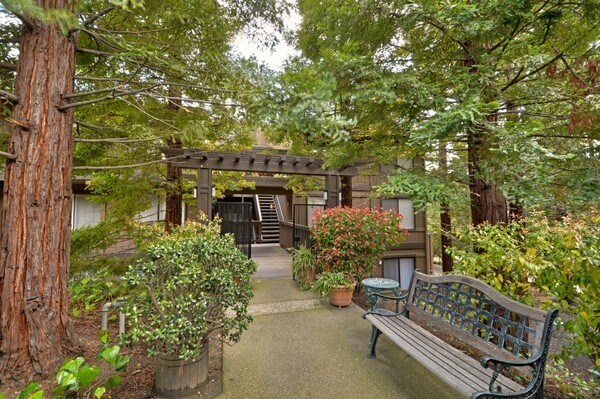 Entryway example - 3319 Brittan Ave Unidad 9