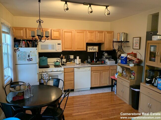 Building Photo - 65 Preble St Unit 3