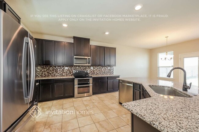 Photo - 220 Colonial Blf