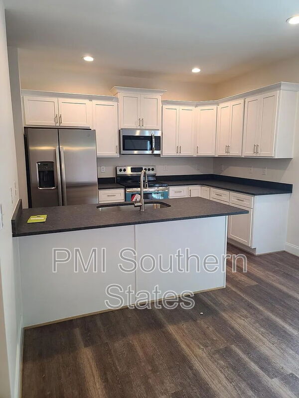 Photo - 305 Clarus Crk Wy