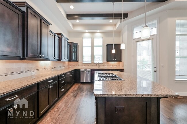 10116 Inverness Main St