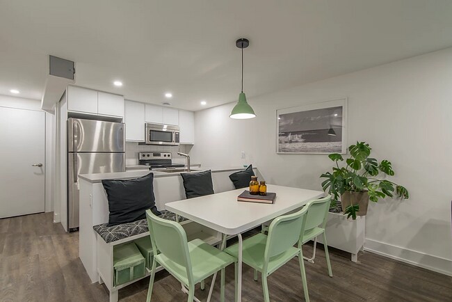 Photo - 150 Meadowlands Dr W