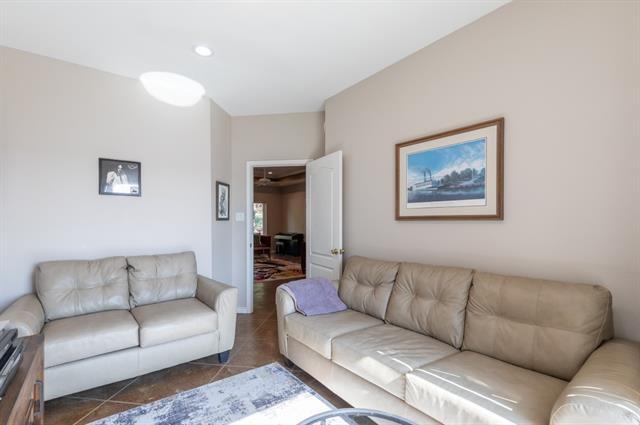 Photo - 364 Alexandra Dr