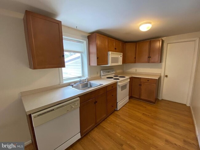 Photo - 720 Morwood Rd