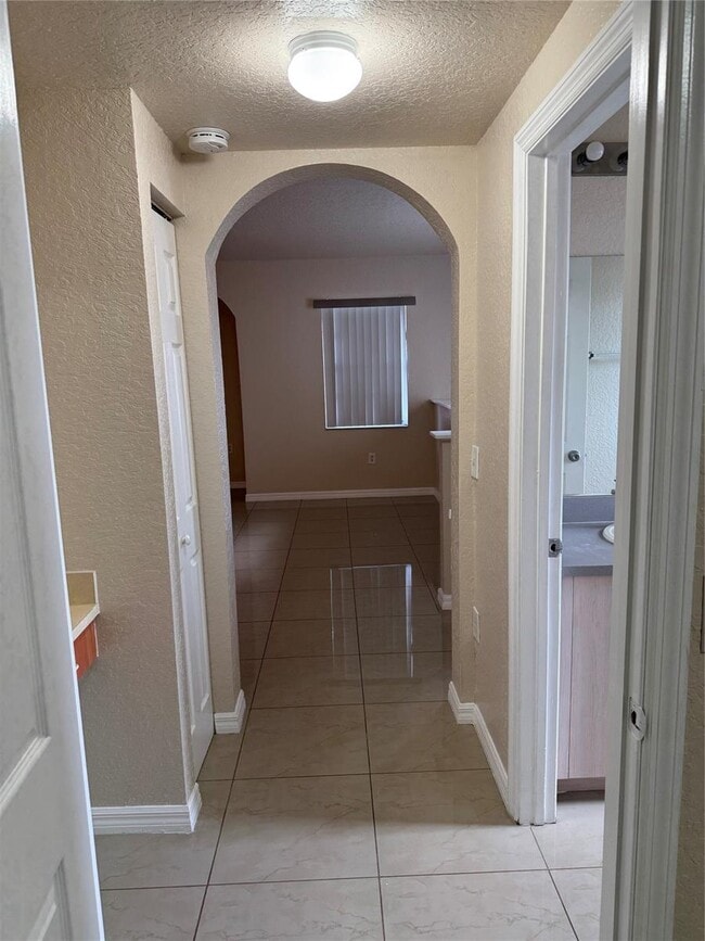 Photo - 605 Belmont Ln
