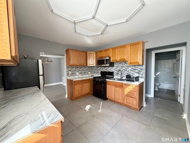 46 Frank St Unit 2nd floor