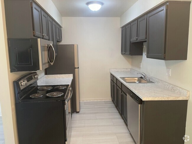 2BR, 1BA - 900SF - Premium Upgraded Stainless Steel Kitchen - Bradford Square Rental