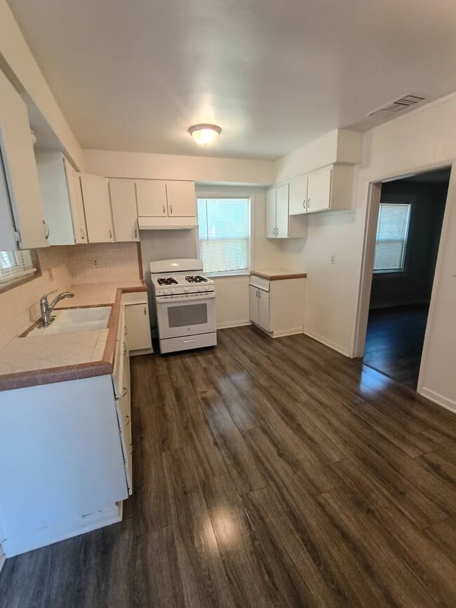 Photo - 2 bedroom home in Historic Downtown Riverside