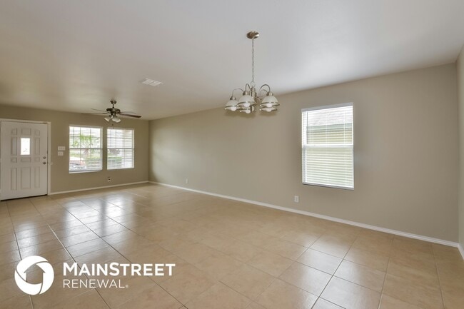 Photo - 315 Mallow Grove