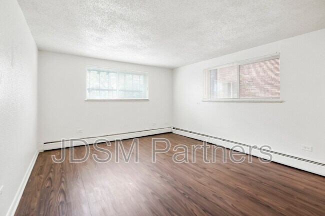 Building Photo - 1415 N Pearl St Unit #102