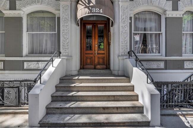 Building Photo - 324 E 50th St Unit 4D Rental