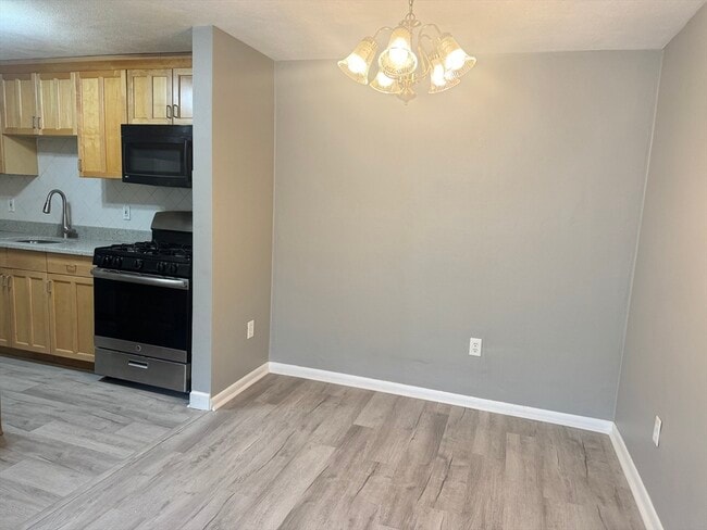 Photo - 30 Worthen St Unit A7