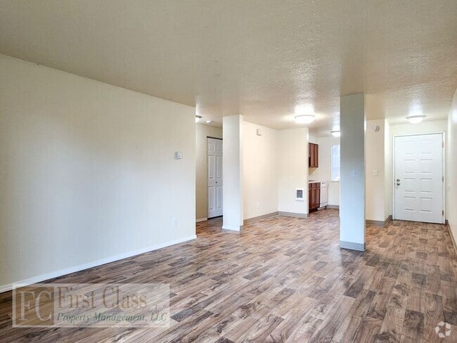 Building Photo - 20125 SW Tualatin Valley Hwy Unit 19 Rental