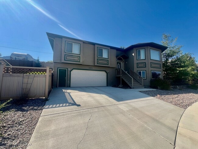 Photo - Dog Friendly 3 Bed 2 Bath Single Family Home with Fully Fenced Yard in Great Neighborhood!