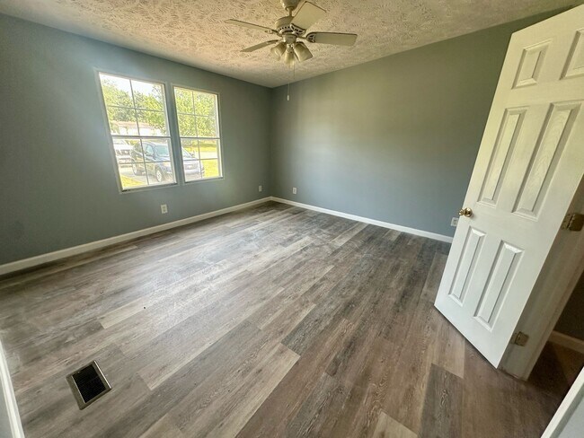 Photo - 4108 Bonfield Dr