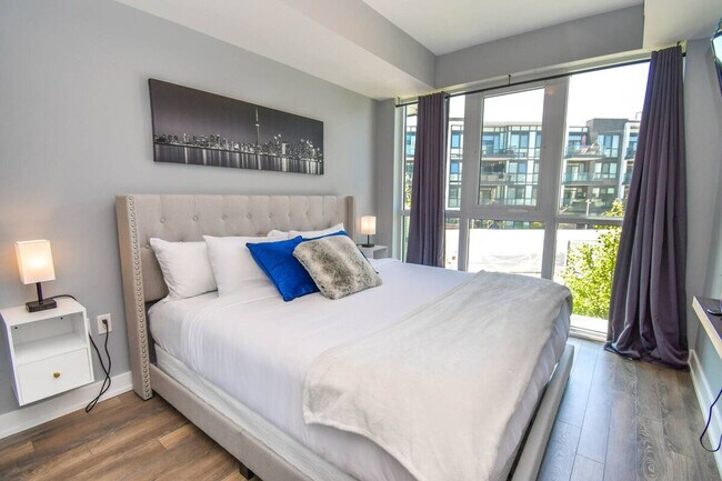 Photo - 375 Sea Ray Ave Unit SI ID1556411P