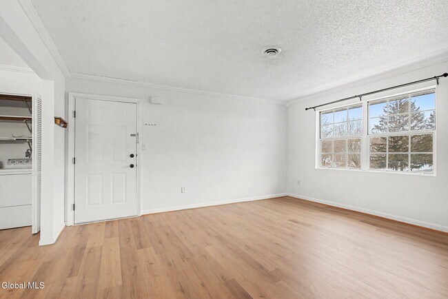 Photo - 25A Pine Ln Unit APT 6