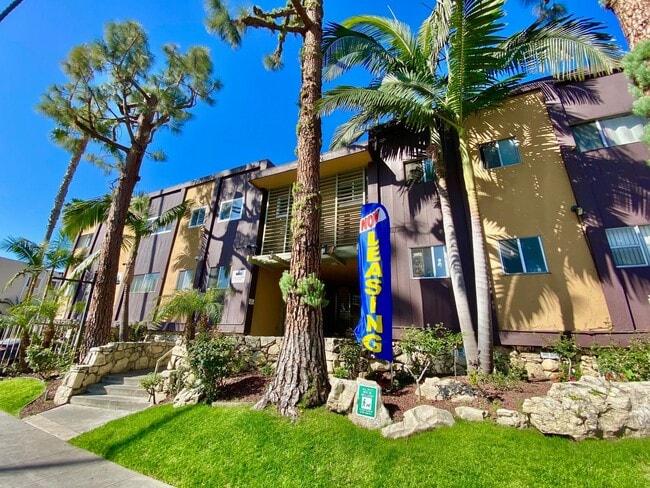 Photo - 351 S. Manhattan Pl