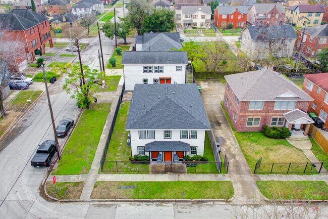 Photo - 2720 Truxillo St Unit 2