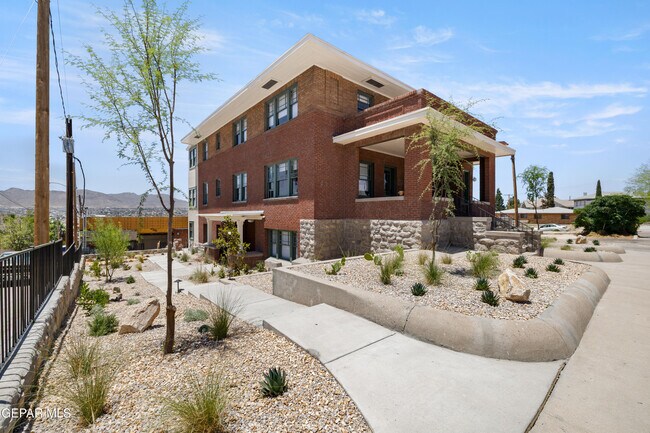 Photo - 914 W Yandell Dr Unit 1B