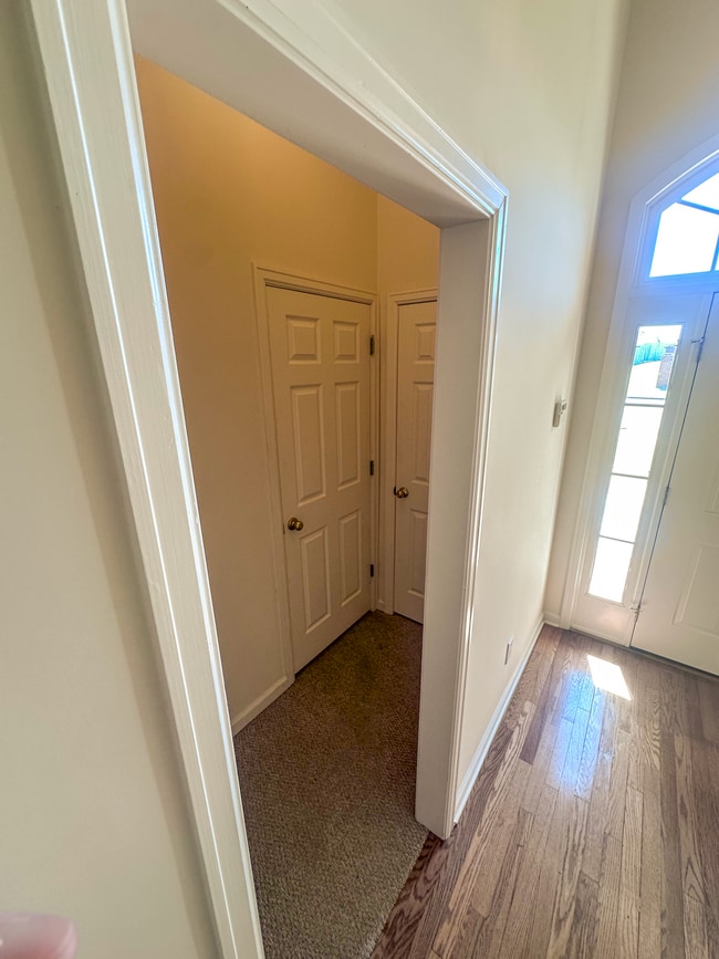 Photo - 2112 Parkview Dr S