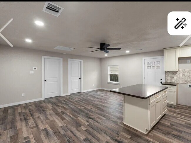 Photo - 2115 Fulton St