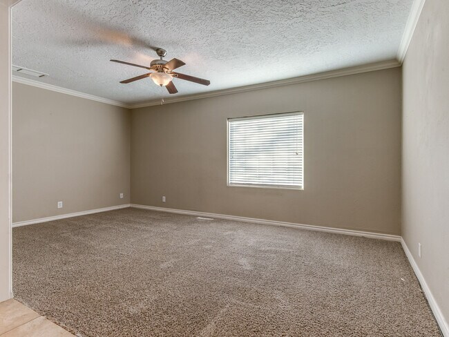 Photo - 1515 Charles St