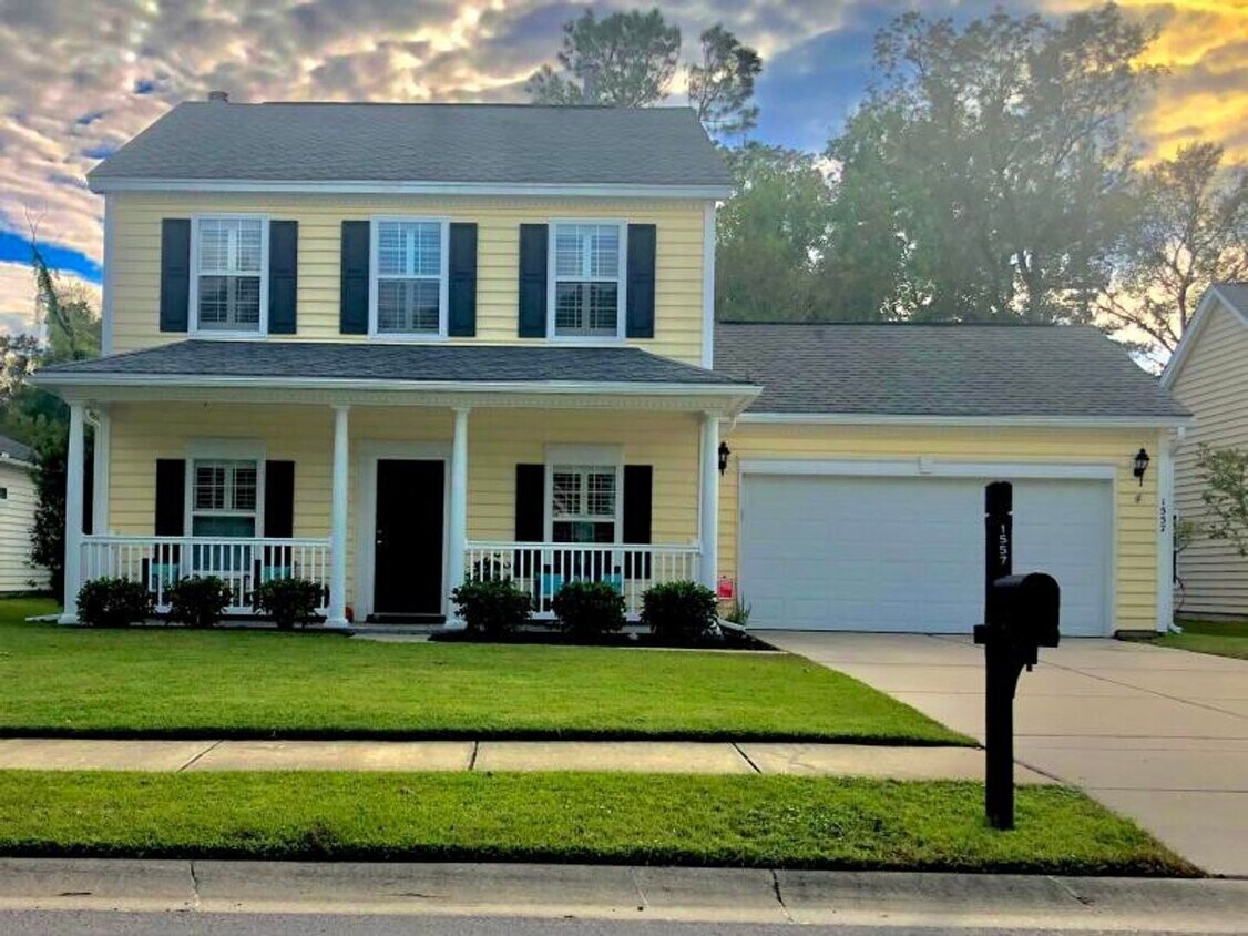 Single Family Home in Grand Oaks Plantation - Single Family Home in Grand Oaks Plantation
