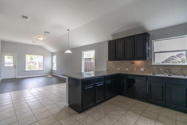 Photo - 1411 Elbe St